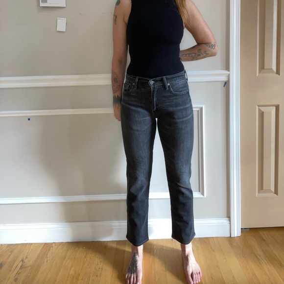 Distressed 513 Levi’s in black (men’s but I wore them) - Picture 2 of 9